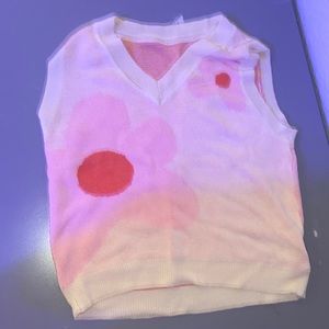 Light pink sweater vest *new* *stylish* size small
